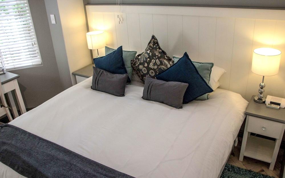 Wild Olive Guest House & Villa Кейптаун Екстериор снимка