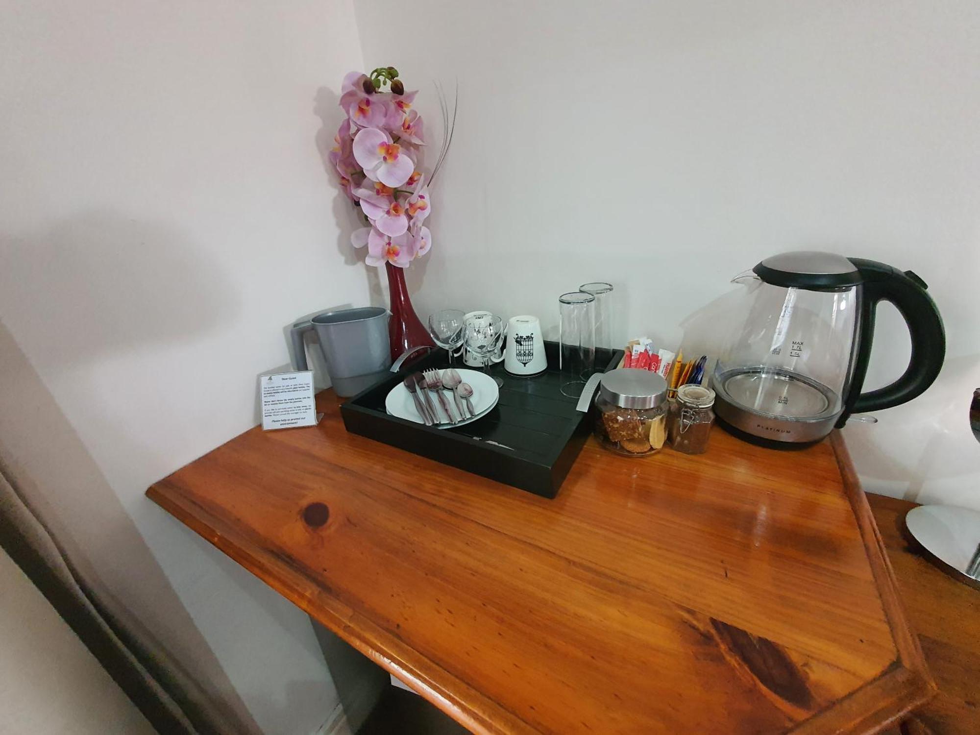 Wild Olive Guest House & Villa Кейптаун Екстериор снимка