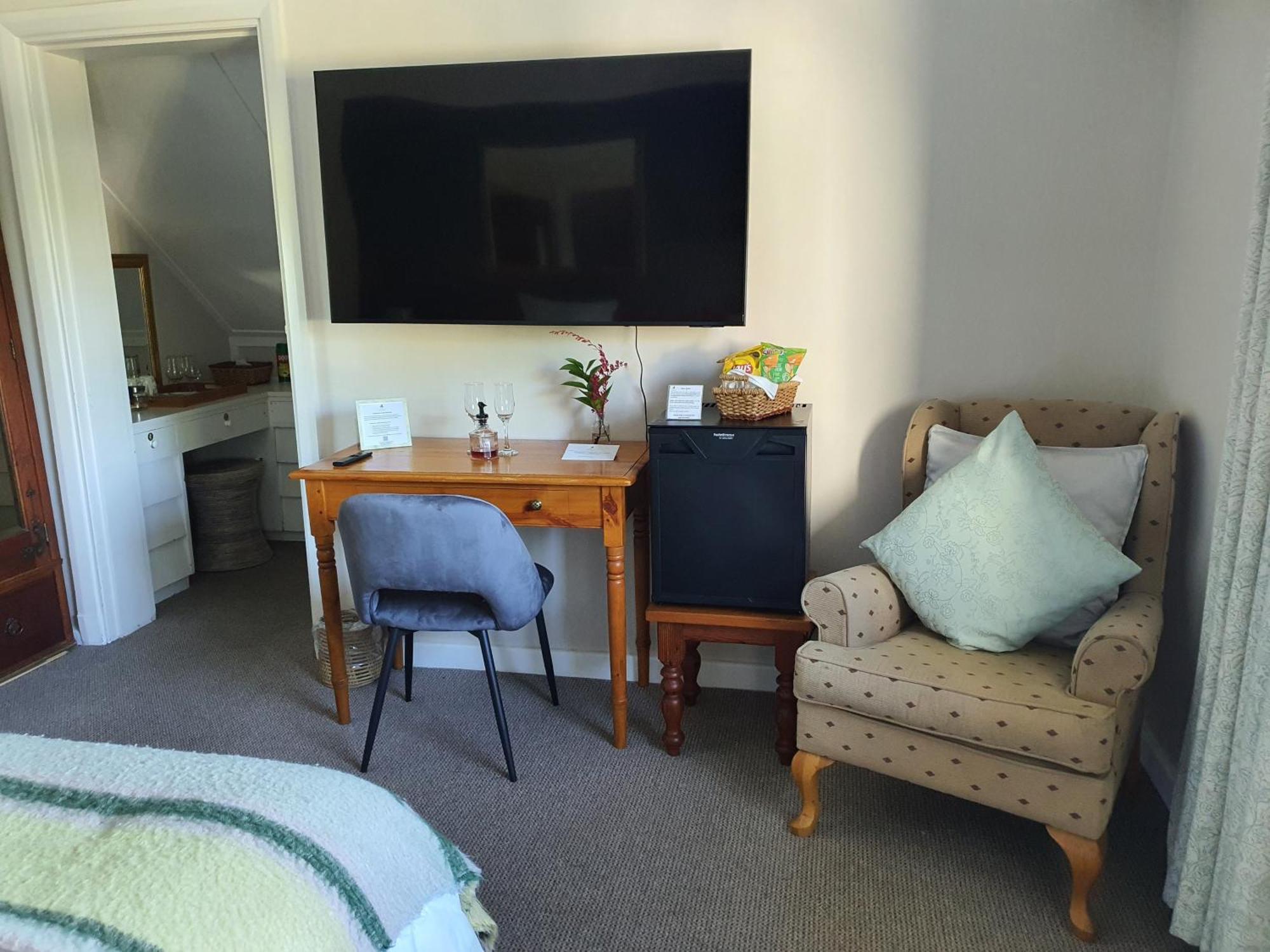 Wild Olive Guest House & Villa Кейптаун Екстериор снимка