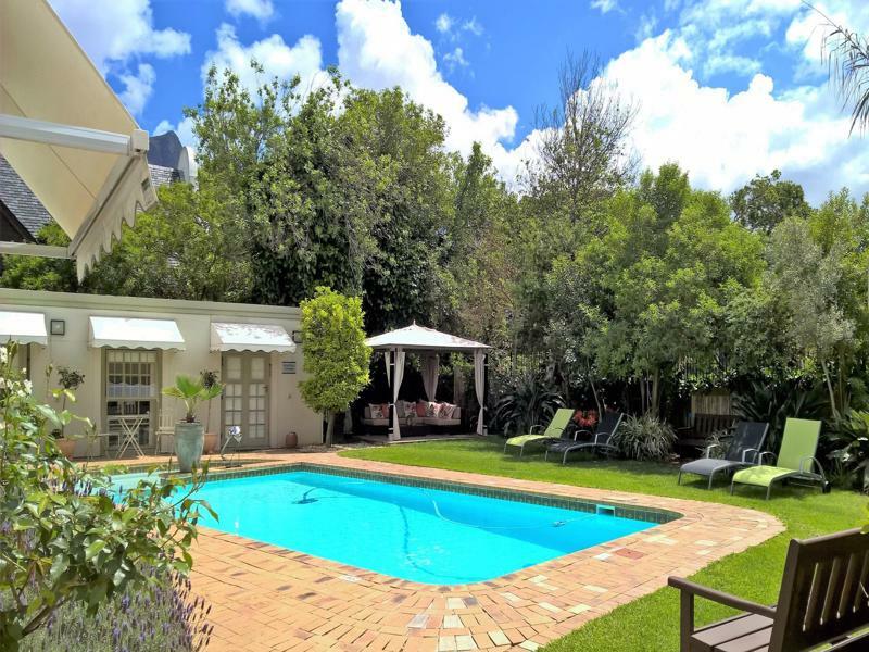Wild Olive Guest House & Villa Кейптаун Екстериор снимка